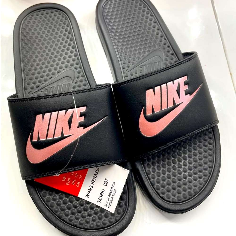 Nike Women's Benassi Slide
